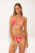 Laad de afbeelding in de Gallery-viewer, Model Front: Wednesday In Hawaii By Rio De Sol Bottom Bottom Pua-Guava Waimea
