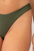 Laad de afbeelding in de Gallery-viewer, Image 06: Rio De Sol Bottom Bottom Shimmer-Croco Nara
