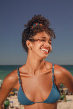 Laad de afbeelding in de Gallery-viewer, Image 06: Rio De Sol Hair Accessory Luma Scrunchie
