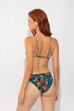 Laad de afbeelding in de Gallery-viewer, Model Back: Rio De Sol Bottom Bottom Luma Essential-Comfy
