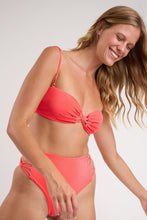 Laad de afbeelding in de Gallery-viewer, Image 07: Rio De Sol Set Set Malibu-Folia Bandeau-Iris Highwaist-Spin-Iris
