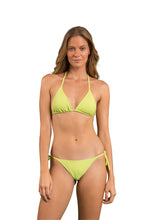 Laad de afbeelding in de Gallery-viewer, Model Front: Rio De Sol Top Top Bora-Citrus Tri-Inv
