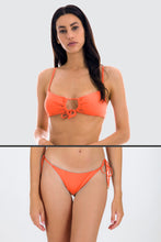 Laad de afbeelding in de Gallery-viewer, Model Front: Rio De Sol Set Set Light-Peach Mila Ibiza
