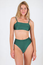 Laad de afbeelding in de Gallery-viewer, Model Front: Rio De Sol Bottom Bottom Palace Hotpants

