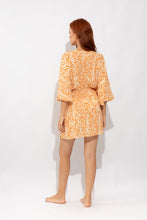 Laad de afbeelding in de Gallery-viewer, Model Back: Rio De Sol Kaftans / Cover Ups Sahari Kaftan Bel
