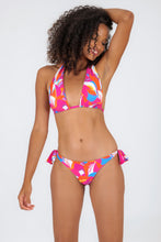 Laad de afbeelding in de Gallery-viewer, Model Front: Rio De Sol Top Top Antelope Halter-Double
