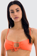 Laad de afbeelding in de Gallery-viewer, Gallery: Rio De Sol Top Top Light-Peach Mila

