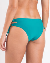 Laad de afbeelding in de Gallery-viewer, Image 05: Rio De Sol Bottom Bottom Grove Madrid
