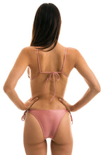 Laad de afbeelding in de Gallery-viewer, Model Back: Rio De Sol Top Top Callas Invisible
