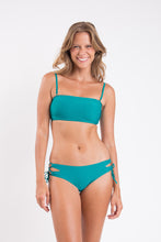 Laad de afbeelding in de Gallery-viewer, Model Front: Rio De Sol Set Set Grove Bandeau-Reto Madrid
