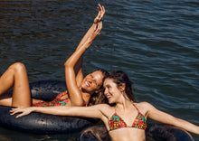 Laad de afbeelding in de Gallery-viewer, Image 12: Rio De Sol One-Piece Tropics Hype
