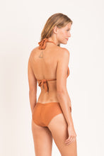 Laad de afbeelding in de Gallery-viewer, Model Back: Rio De Sol Bottom Bottom Nocciola Mel-Comfy
