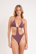 Laad de afbeelding in de Gallery-viewer, Model Front: Rio De Sol One-Piece Malibu-Ebano Becky

