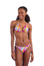 Laad de afbeelding in de Gallery-viewer, Model Front: Rio De Sol Top Top Dreams Tri-Inv
