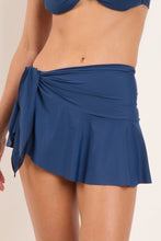 Laad de afbeelding in de Gallery-viewer, Gallery: Rio De Sol Beach Skirt Mini Skirt Navy

