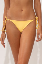 Laad de afbeelding in de Gallery-viewer, Gallery: Wednesday In Hawaii By Rio De Sol Bottom Bottom Lilikoi Kaleia
