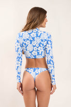 Laad de afbeelding in de Gallery-viewer, Model Back: Wednesday In Hawaii By Rio De Sol Top Top Pua-Pacifica Reef
