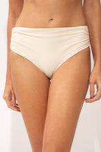 Laad de afbeelding in de Gallery-viewer, Gallery: Rio De Sol Bottom Bottom Malibu-Natural Amy
