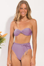 Laad de afbeelding in de Gallery-viewer, Gallery: Rio De Sol Set Set Shimmer-Harmonia Twist Belted-High-Waist
