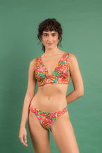 Laad de afbeelding in de Gallery-viewer, Image 09: Rio De Sol Set Set Tropics Halter-Marina Essential-Cos
