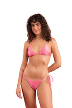 Laad de afbeelding in de Gallery-viewer, Model Front: Rio De Sol Bottom Bottom Shimmer-Confetti Cheeky-Tie
