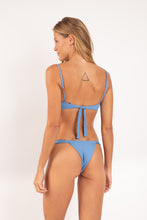 Laad de afbeelding in de Gallery-viewer, Model Back: Rio De Sol Top Top Solar-Celeste Zaya
