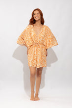 Laad de afbeelding in de Gallery-viewer, Model Front: Rio De Sol Kaftans / Cover Ups Sahari Kaftan Bel
