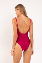 Laad de afbeelding in de Gallery-viewer, Model Back: Rio De Sol One-Piece Shimmer-Desejo Hype-Noa

