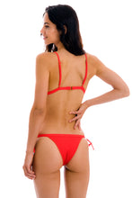 Laad de afbeelding in de Gallery-viewer, Model Back: Rio De Sol Top Top Cotele-Tomate Tri-Fixo
