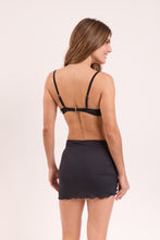 Laad de afbeelding in de Gallery-viewer, Black Mini Skirt Ruched
