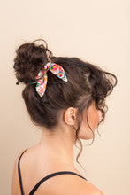 Laad de afbeelding in de Gallery-viewer, Boho Scrunchie
