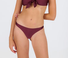 Laad de afbeelding in de Gallery-viewer, Onder Barolo Nice-Fio
