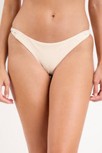 Laad de afbeelding in de Gallery-viewer, Bottom Malibu-Natural Essential-Iris
