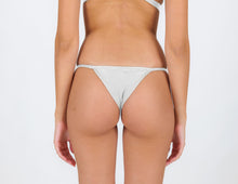 Laad de afbeelding in de Gallery-viewer, Bodem Shimmer-White California
