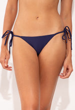 Laad de afbeelding in de Gallery-viewer, Bottom Touch-Marinho Cheeky-Tie
