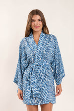 Laad de afbeelding in de Gallery-viewer, Chuva Kimono
