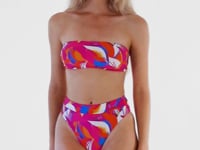 Laad en speel video af in Gallery-viewer, Set Antelope Bandeau-Reto Hotpant-Cos
