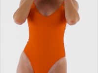 Laad en speel video af in Gallery-viewer, Video: Rio De Sol One-Piece Calendula Hype
