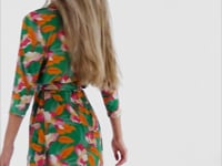 Laad en speel video af in Gallery-viewer, Groene Bloom Chemise
