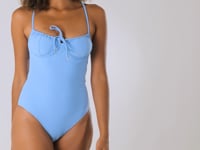 Laad en speel video af in Gallery-viewer, Video: Rio De Sol One-Piece Dots-Sky Julia
