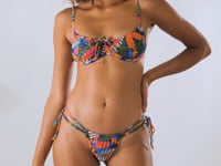 Laad en speel video af in Gallery-viewer, Video: Rio De Sol Top Top Jungle Balconet-Tie
