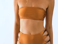 Laad en speel video af in Gallery-viewer, Video: Rio De Sol Bottom Bottom Nocciola High-Waist-Spin
