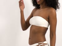 Laad en speel video af in Gallery-viewer, Video: Rio De Sol Bottom Bottom Off-White Madrid
