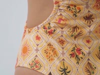 Laad en speel video af in Gallery-viewer, Video: Rio De Sol One-Piece Mosaico Maeve
