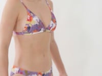 Laad en speel video af in Gallery-viewer, Video: Rio De Sol Bottom Bottom Garden-Flower Essential-Comfy
