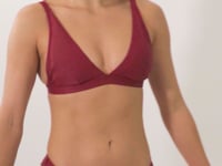 Laad en speel video af in Gallery-viewer, Video: Rio De Sol Set Set Touch-Carmim Alba Nice
