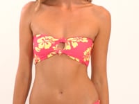 Laad en speel video af in Gallery-viewer, Video: Wednesday In Hawaii By Rio De Sol Bottom Bottom Pua-Guava Waikiki
