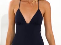 Laad en speel video af in Gallery-viewer, Video: Rio De Sol One-Piece Malibu-Black Alani-Op
