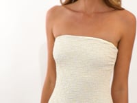 Laad en speel video af in Gallery-viewer, Video: Rio De Sol One-Piece Brisa-Offwhite Tube-Op
