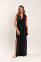 Laad de afbeelding in de Gallery-viewer, Model Front: Rio De Sol Beach Dresses Black Long Dress Soleil
